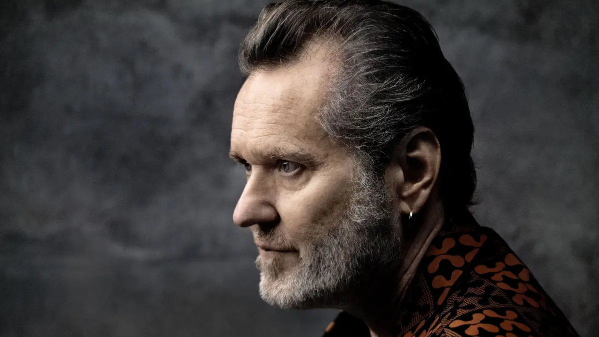 Der Liedermacher Stefan Stoppok stellt sein neues Album Teufelsküche am 14. November 2024 im Kleist Forum vor.