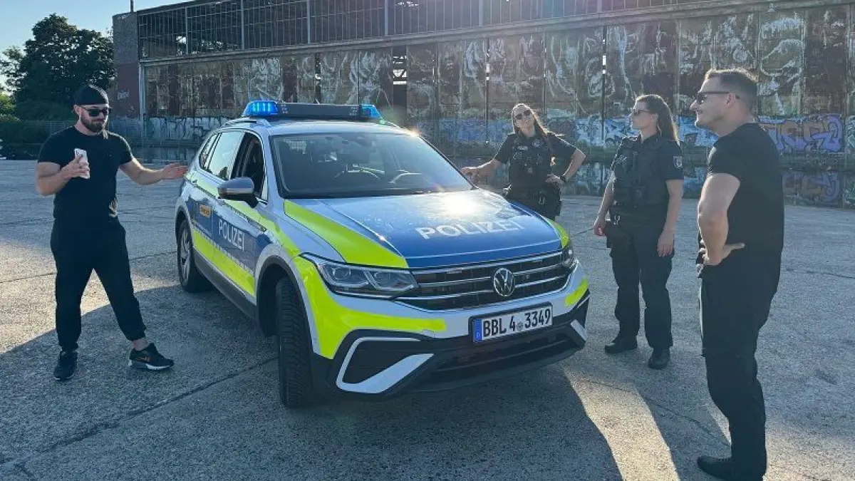 Die Hochschule der Polizei des Landes Brandenburg zeigt sich in einem Rap-Video von einer neuen Seite. So ist der Clip entstanden