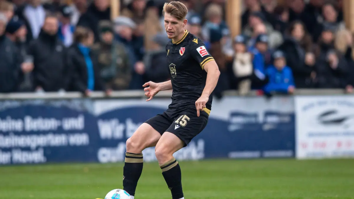 Landespokal Brandenburg AF: Oranienburg - Energie Cottbus 2024/25: Fußball, Herren, Saison 2024/2025, Brandenburger Landespokal (Achtelfinale), Oranienburger FC Eintracht - FC Energie Cottbus, Edgar Kaizer (Energie Cottbus), 16.11.2024, Foto: Sebastian Räppold / Matthias Koch