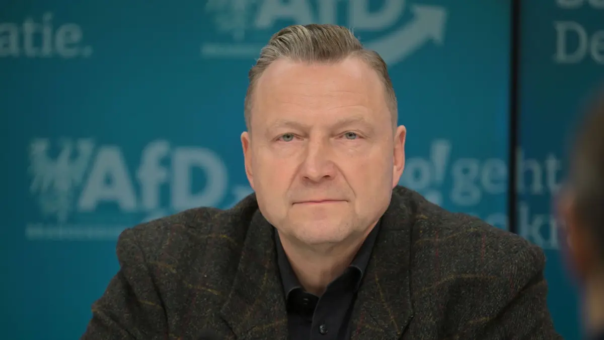 Pressekonferenz der CDU Brandenburg: 19.11.2024, Brandenburg, Potsdam: Steffen John (AfD), Abgeordneter im Brandenburgischen Landtag, während der Pressekonferenz der AfD Fraktion im Brandenburger Landtag. Die Abgeordneten tagten zuvor. Foto: Michael Bahlo/dpa +++ dpa-Bildfunk +++