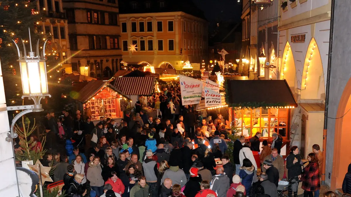 In der Vergangenheit hat der Schlesische Christkindelmarkt Tausende Menschen in die Görlitzer Metropole gelockt. Er ist 2024 bis zum 15. Dezember geöffnet.