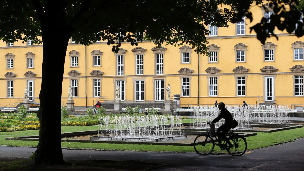 Wann ist in Niedersachsen 2025 schulfrei? Alle Termine für die Schulferien, Feier- und Brückentage im Überblick.