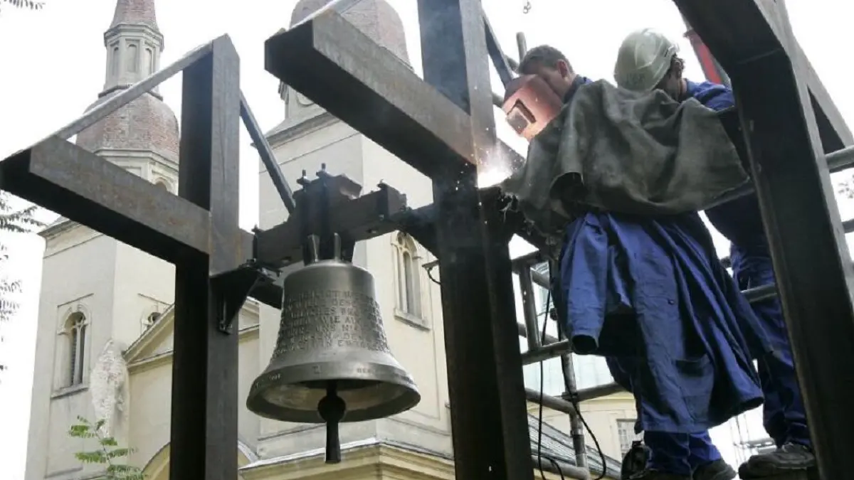 Oktober. 2011: Glocken in Neuzelle sind auch ArcelorMittal zu verdanen.