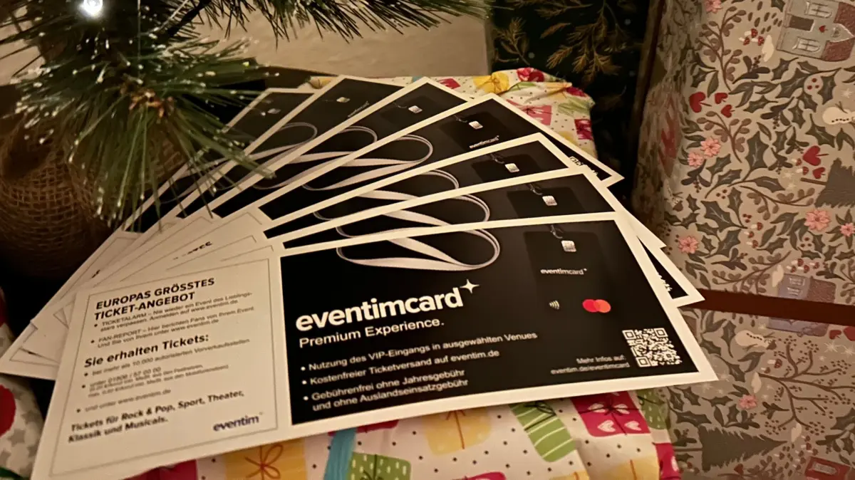 Als Geschenk zu Weihnachten: Tickets für ein Konzert oder Event des liebsten Künstlers!