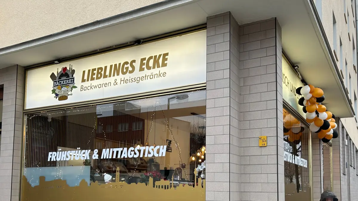 "Lieblings Ecke", Café-Bäckerei, Seegefelder Straße 111, Frühstücks- und Mittagstisch, Außenansicht