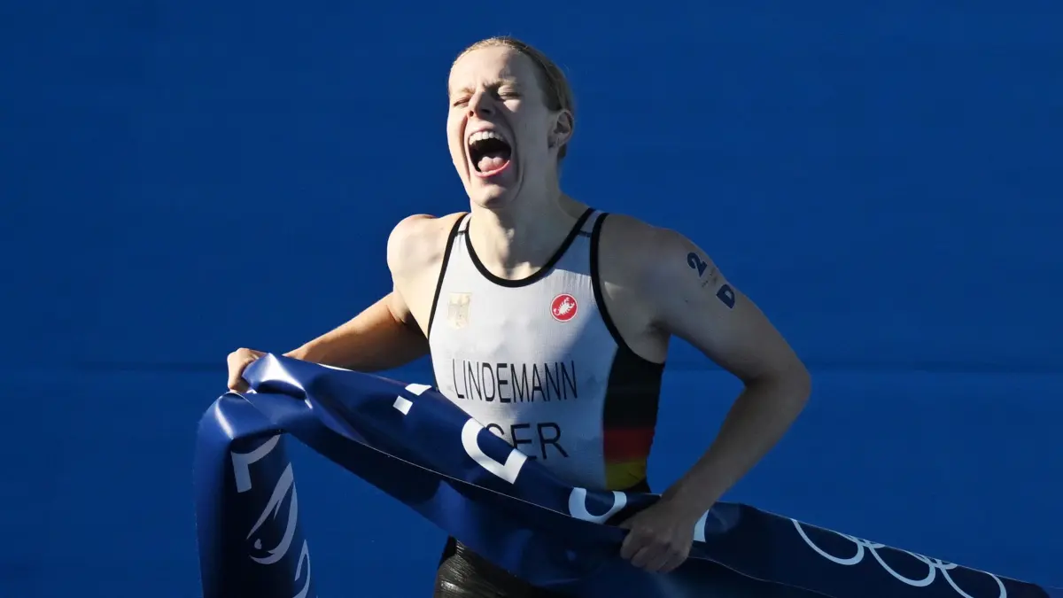 Die Potsdamer Triathletin Laura Lindemann legte in Paris einen furiosen Endspurt hin und holte so für die deutsche Mixed-Staffel den Olympiasieg.