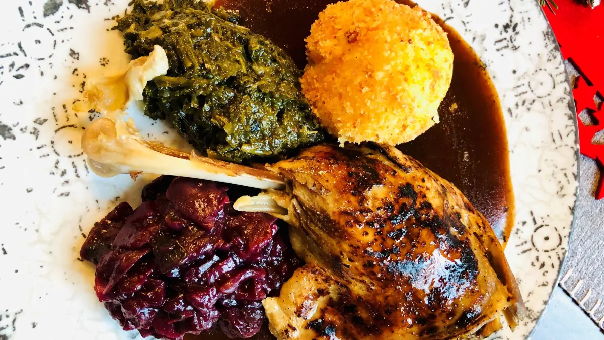 Ein Klassiker zu Weihnachten: Gänsebraten in Kaiser-Stuben in Briesen