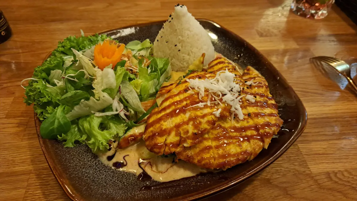 Neues Restaurant seit 12.2024 in Oranienburg an der Bernauer Straße, Nachfolger von Kodo ist das vietnamesische Restaurant mit Sushi "Viet Flavour", Besuch am 20. Dezember zum Test-Essen