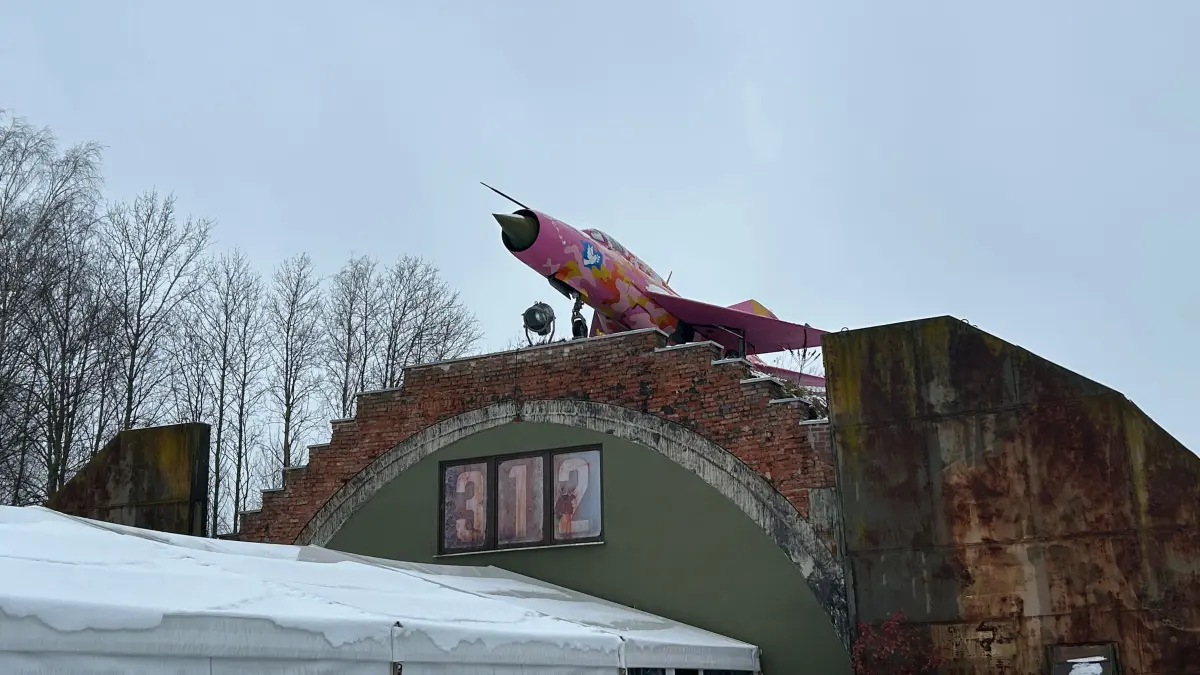Das Gelände um den Hangar-312 in Nueruppin wird 2025 Veranstaltungsort für das Schlager Radio-Festival.