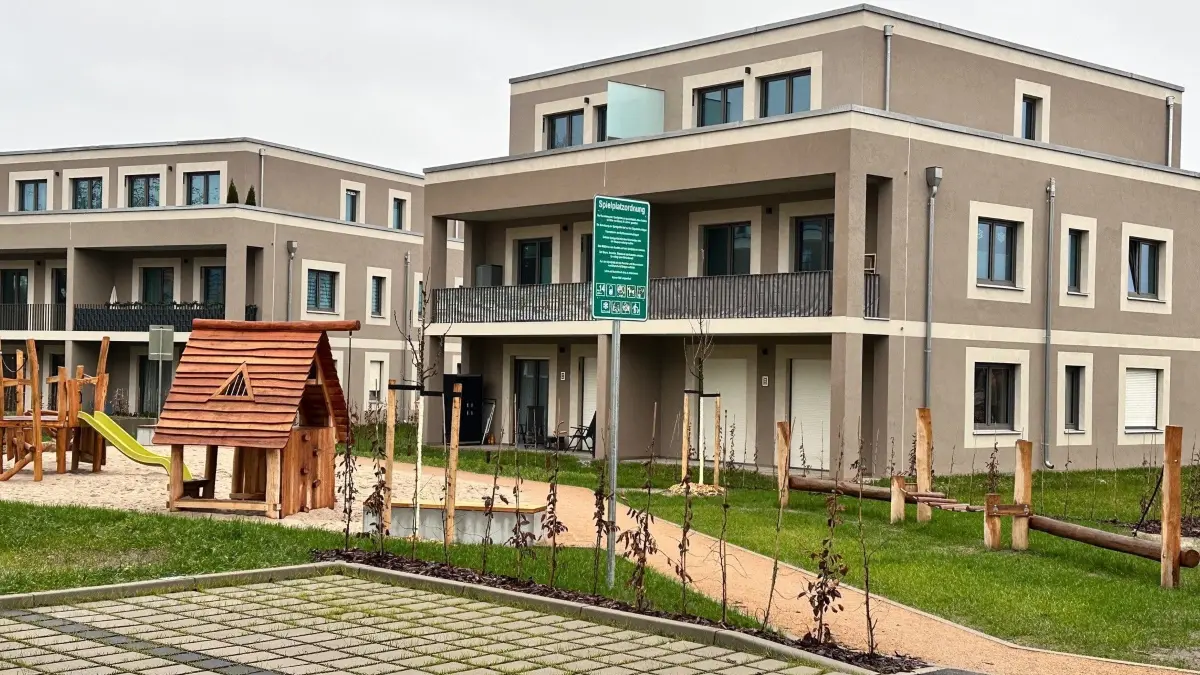 Die ersten Stadtvillen im Wohnquartier Wildaufgrün sind bereits bezogen. Auf dem Gelände sind insgesamt 18 Mehrfamilienhäuser und insgesamt 166 Wohneinheiten geplant.