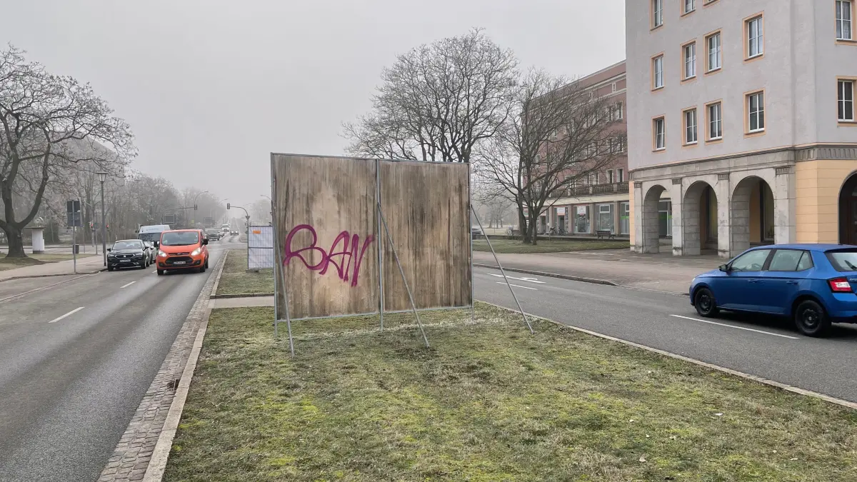 Parteien werben zur Bundestagswahl auch mit großen Plakataufstellern in Eisenhüttenstadt. Welche Partei hat die meisten Standorte beantragt?