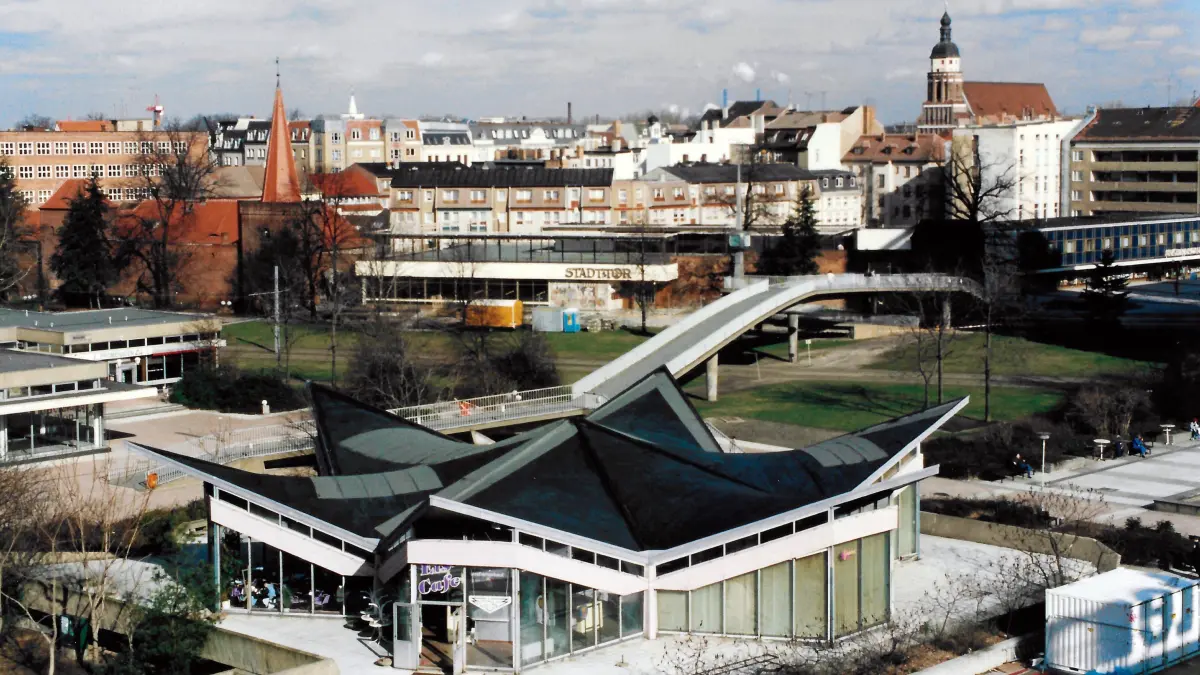 Historisch Stadtpromenade: Historische Aufnahme
Mitte der 1990er Jahre
Stadtpromenade
Sternchen, Mocka-Milch-Eisbar,
Eiscafé