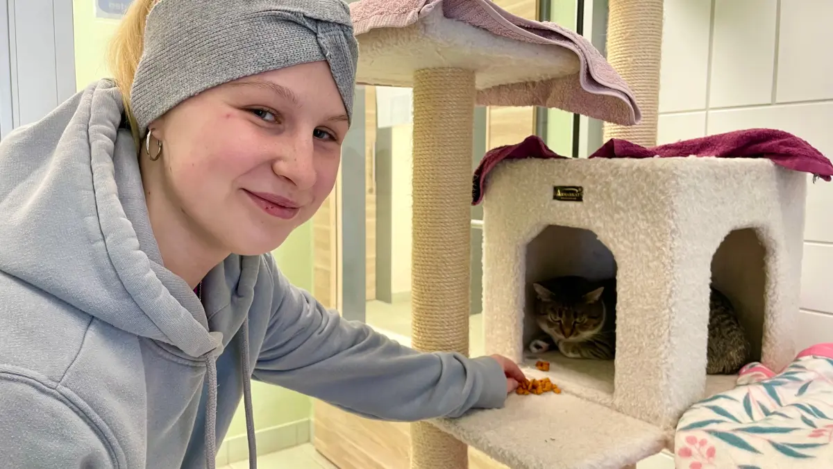Weiter nähert sich Tierpflegerin Kelis Reichenbach Vidia nicht. Vidia ist keine Kuschelkatze, sondern eine freiheitsliebende Mäusejägerin.