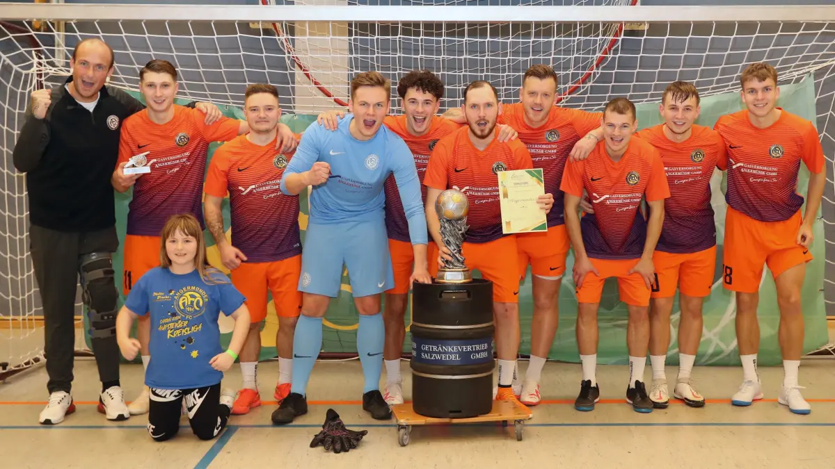3.Tabakbl?tencup des VfL Vierraden : Schwedt, 25.01.2025, 3.Tabakbl?tencup des VfL Vierraden, Sieger Angerm?nder FC