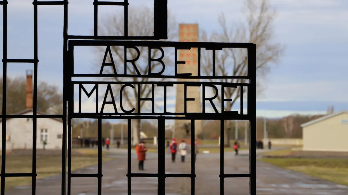 Gedenktag für die Opfer des Nationalsozialismus in Brandenburg: 27.01.2025, Brandenburg, Oranienburg, Gedenkstätte Sachsenhausen, 80 Jahre nach Befreiung von Auschwitz