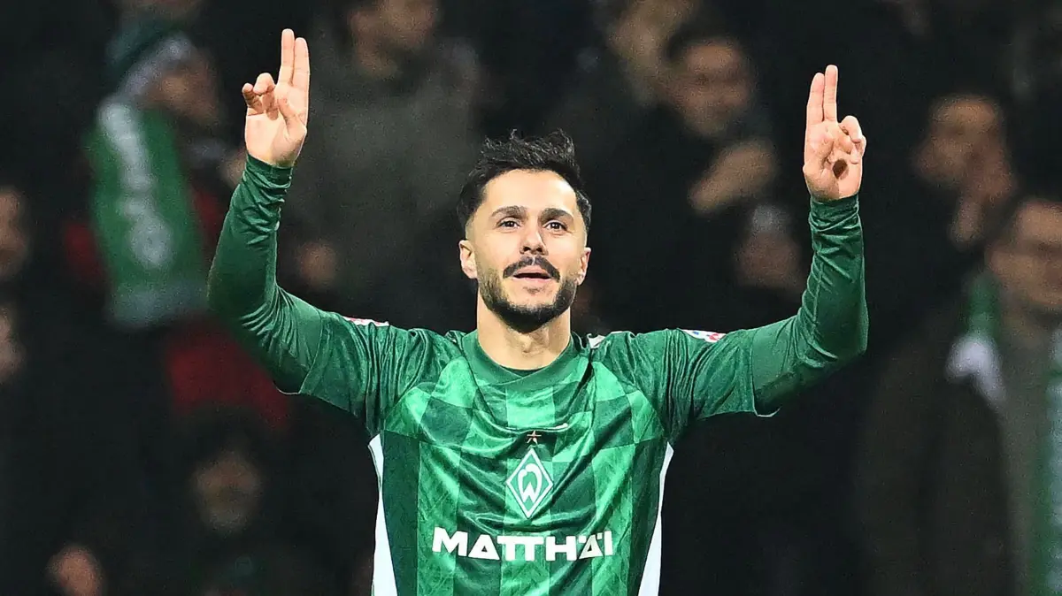 Werder Bremen - FSV Mainz 05: 31.01.2025, Bremen: Fußball: Bundesliga, Werder Bremen - FSV Mainz 05, 20. Spieltag, Weserstadion. Werders Leonardo Bittencourt jubelt über sein Tor zum 1:0. Foto: Carmen Jaspersen/dpa - WICHTIGER HINWEIS: Gemäß den Vorgaben der DFL Deutsche Fußball Liga bzw. des DFB Deutscher Fußball-Bund ist es untersagt, in dem Stadion und/oder vom Spiel angefertigte Fotoaufnahmen in Form von Sequenzbildern und/oder videoähnlichen Fotostrecken zu verwerten bzw. verwerten zu lassen. +++ dpa-Bildfunk +++