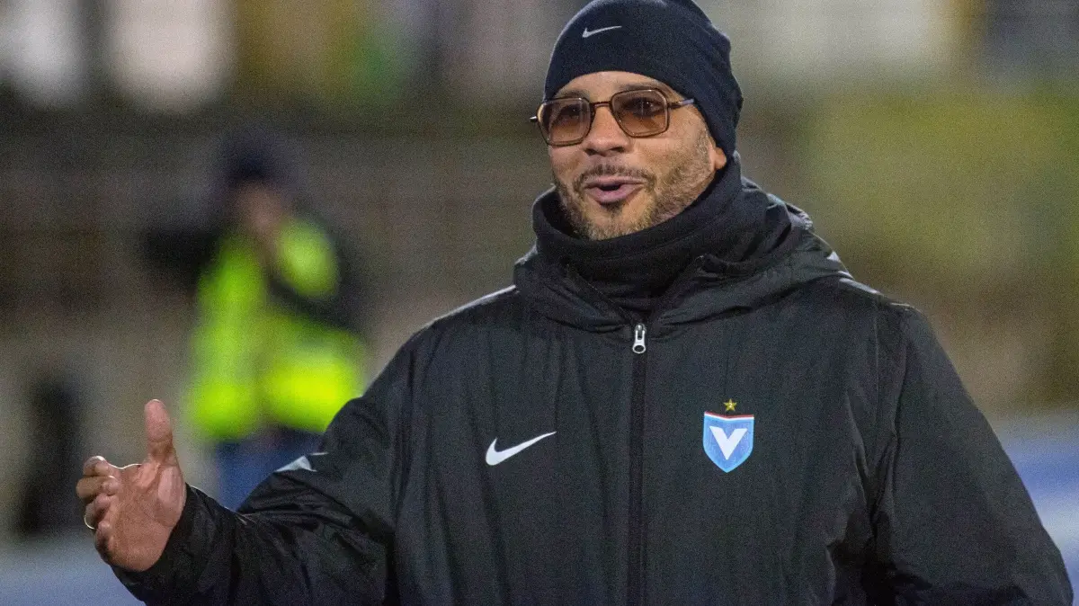 RLNO Viktoria Berlin - Chemnitzer FC 2024/25: Fussball, Herren, Saison 2024/2025, Regionalliga Nordost (17. Spieltag, Nachholspiel), FC Viktoria 1889 Berlin - Chemnitzer FC, Trainer Lucio Geral (Viktoria Berlin), 05.02. 2025, Foto: Sebastian Räppold / Matthias Koch