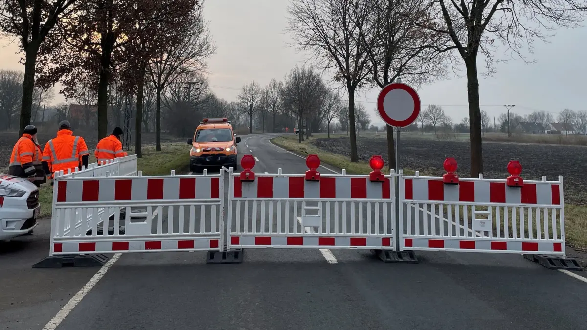 Landesstraße bei Seelow voll gesperrt: Der Landesbetrieb Straßenwesen lässt die Landessstraße 334 zwischen Gusow und komplett sanieren.