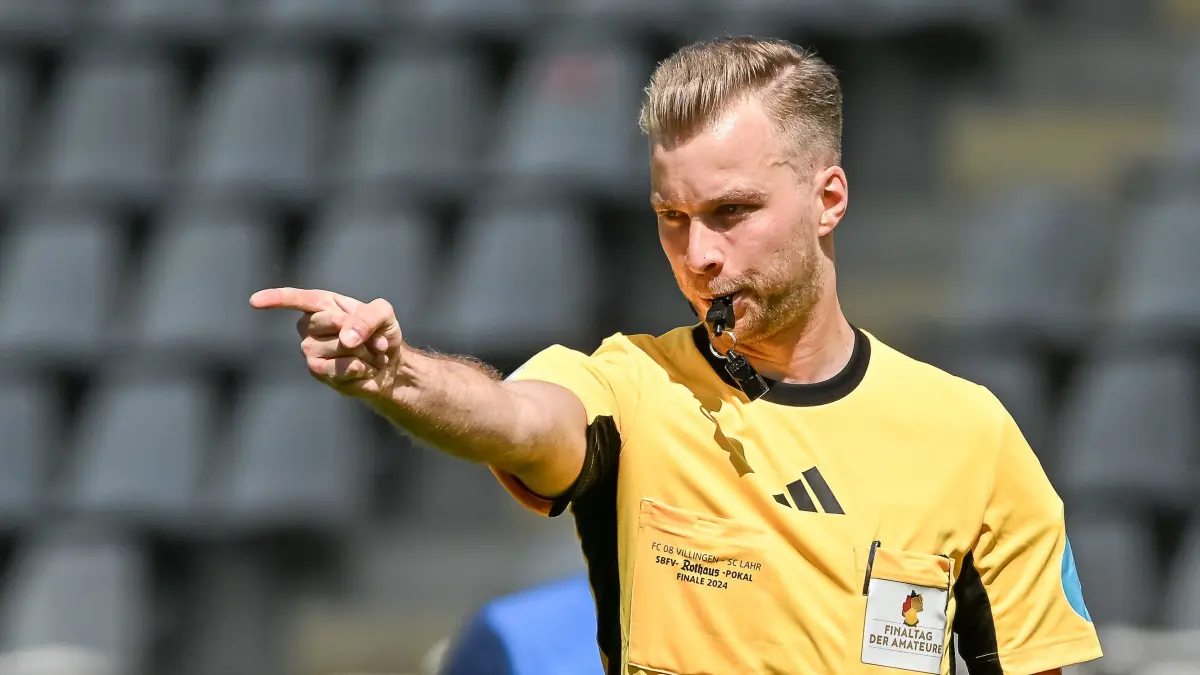 Martin Wilke (Schiedsrichter)
GER, FC 08 Villingen - SC Lahr, Fussball, Saison 2023/2024, Finale, SBFV Rothaus-Pokal, 25.05.2024
Foto: Eibner-Pressefoto/Thomas Hess