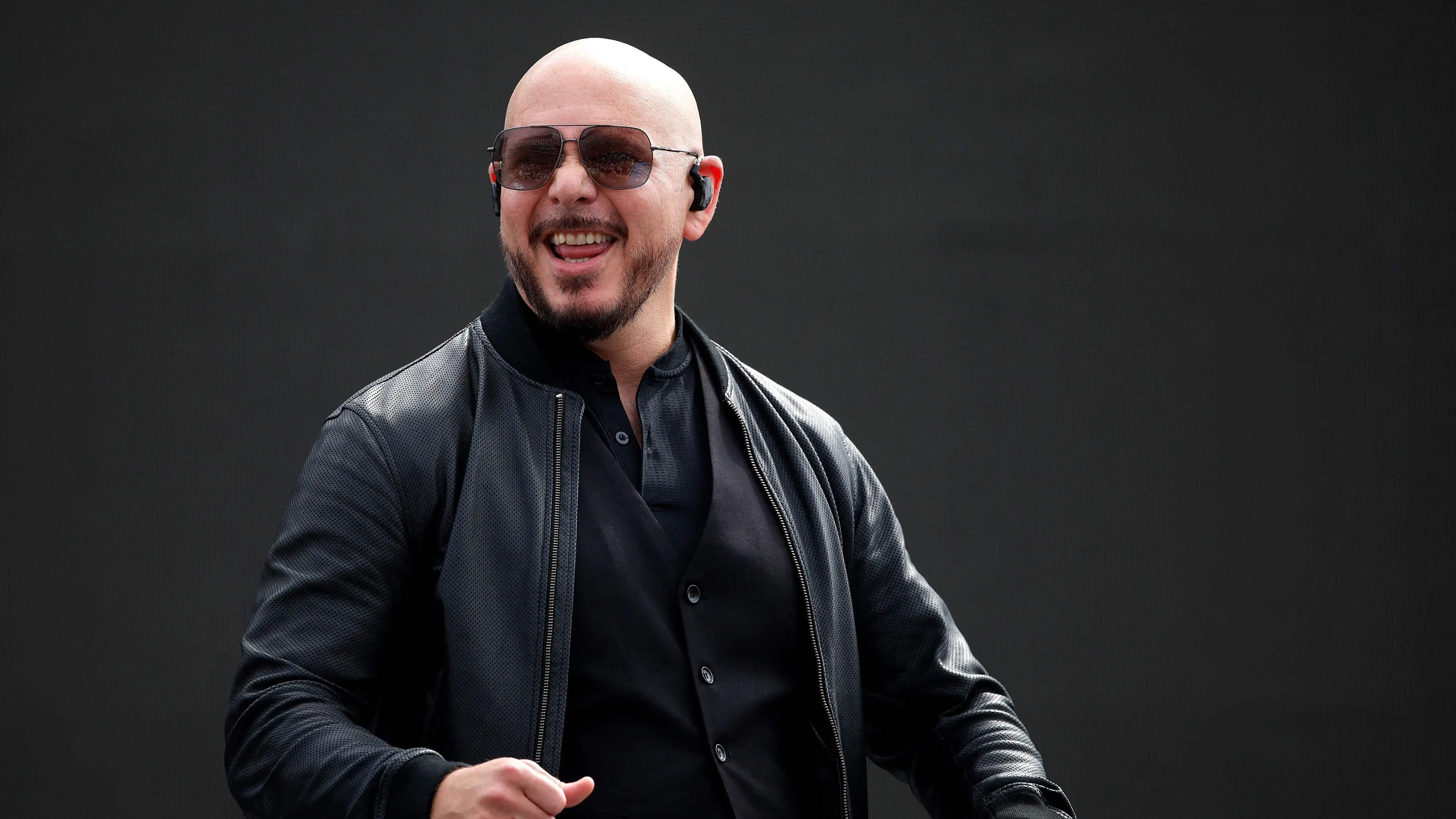 Tolen Rapper Pitbull in Berlin 2025: Diesen Trend löst der Rapper auf TikTok aus ...