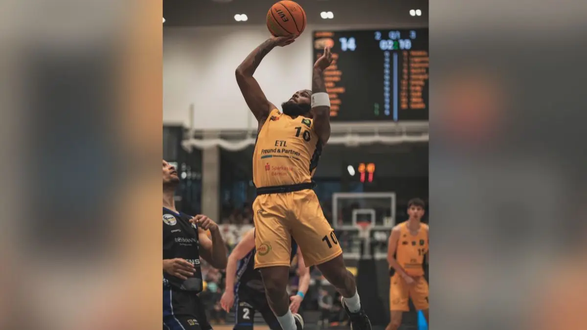 Basketballer Uzziah Khalil Dawkins ist neuer Kandidat für die Wahl zum MOZ-Sportler der Woche.
