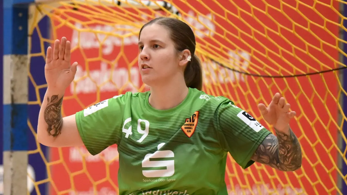 Fussball : Schwerin, Frauen Handball 3. Liga, Grün-Weiß Schwerin - Frankfurter Handballclub, Torfrau Mandy Schneider
FOTO BENK 26.02.2025