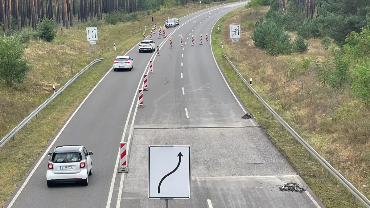 Im vergangenen Jahr kam es zu Behinderungen durch Bauarbeiten auf der B112 bei Wiesenau. Nun sind weitere Bauarbeiten an Brücken entlang der Bundesstraße angekündigt.