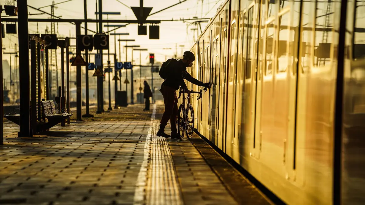 Hauptbahnhof Wiesbaden wieder am Schienennetz