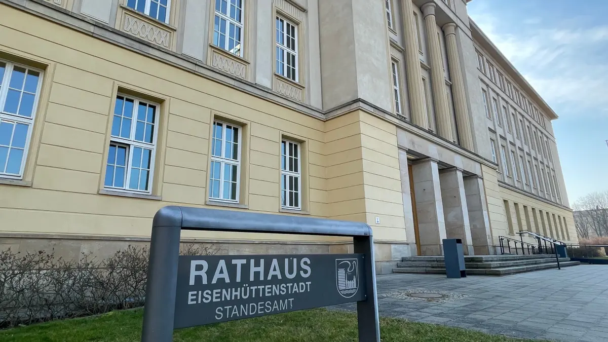 Wer wird ab 2026 Chef im Rathaus Eisenhüttenstadt? Am 28. September wird der Bürgermeister neu gewählt. Gibt es schon Kandidaten?