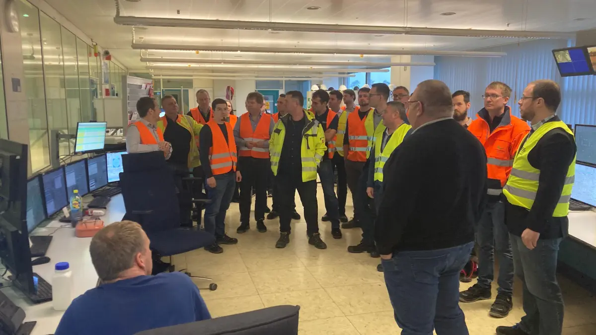 Bei einem Netzwerktreffen deutscher Papierhersteller im Januar stellte Leipa die Software für eine effizientere Papierproduktion vor. Auch andere Paperfabriken wollen die KI nach Abschluss des vom Bund geförderten Forschungsprojektes nutzen.