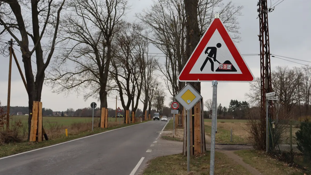 Den Winter über war auf der L234 zwischen Eggersdorf und Ortseingang Bruchmühle vorübergehend freie Fahrt. Nun starten die Bauarbeiten mit Vollsperrung erneut.