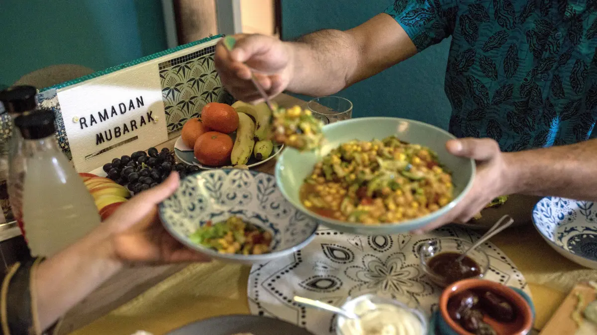 Fastenmonat Ramadan 2025 in Hamburg: Wann sind die Essenszeiten, wann die Gebetszeiten? Alle Infos hier im Kalender.