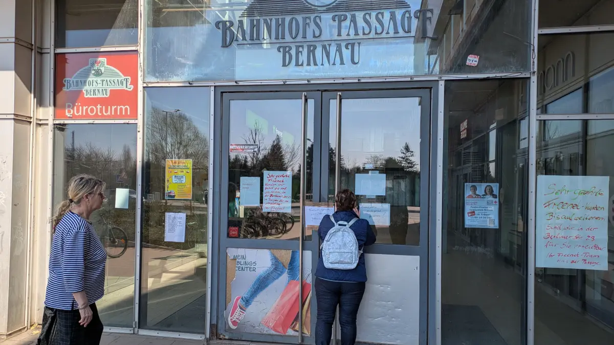 Bahnhofs-Passage in Bernau ist nach Feuer im Kabelschacht geschlossen, 21.3.25