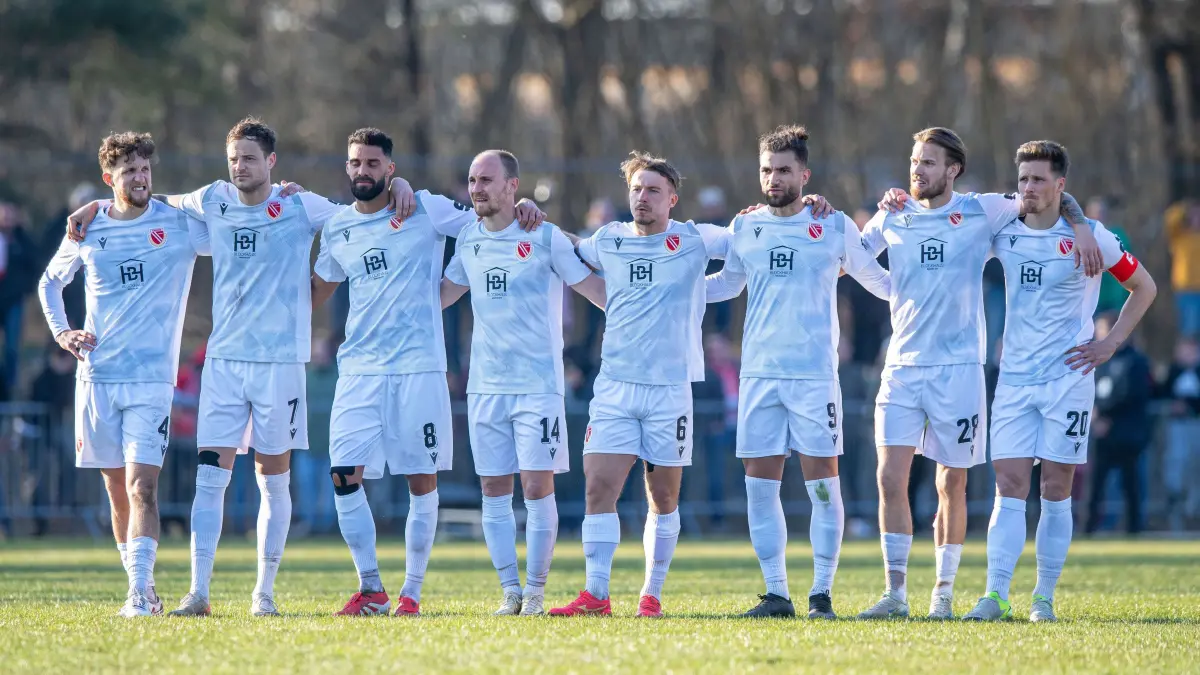 HF Landespokal RSV Eintracht - Cottbus 2024/25: Fussball, Herren, Saison 2024/2025, Landespokal Brandenburg (Halbfinale), RSV Eintracht 1949 - FC Energie Cottbus, v.l. Tim Campulka (Energie Cottbus), Timmy Thiele (Energie Cottbus), Joshua Putze (Energie Cottbus), Tobias Hasse (Energie Cottbus), Jonas Hofmann (Energie Cottbus), Romario Hajrulla (Energie Cottbus), Niko Bretschneider (Energie Cottbus), Axel Borgmann (Energie Cottbus), 22.03. 2025, Foto: Sebastian Räppold / Matthias Koch