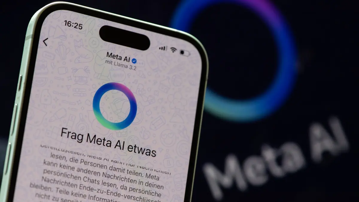 Meta AI auf einem Smartphone: Abschalten oder löschen lässt sich Meta AI nicht - nur ignorieren. (zu dpa: «Lässt sich Meta AI aus Whatsapp verbannen?») Foto: Franziska Gabbert/dpa-mag - Honorarfrei nur für Bezieher des Dienstes dpa-Magazin +++ dpa-Magazin +++