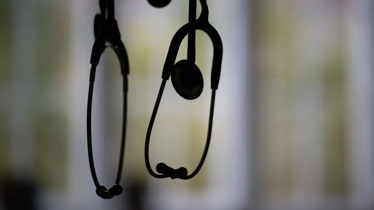 Ärzte diagnostiziert psychische Störung, ohne dass die Patientin davon wissen. Kein Einzellfall, wie die Unabhänoge Patientenvertretung mitteilt. (Symbolbild)