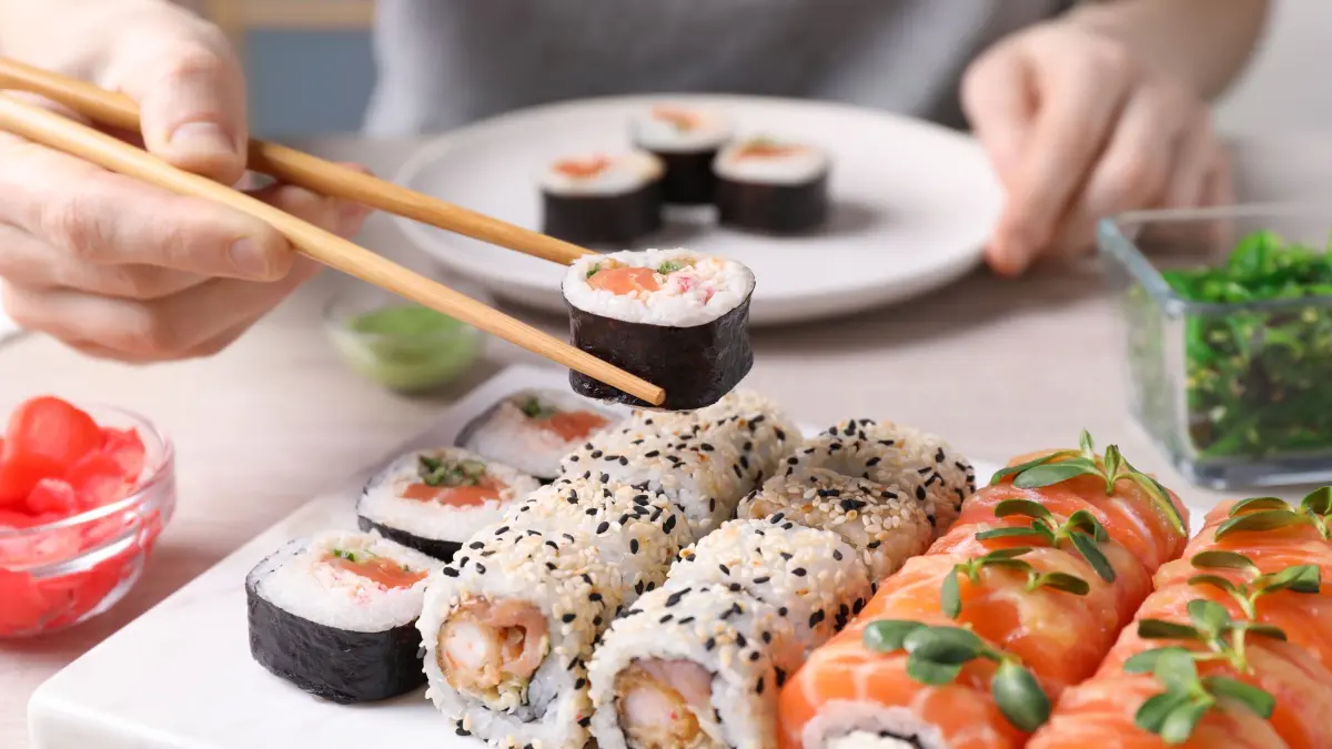 Jung, gesund, global: Sushi-Trend belebt Fischkonsum