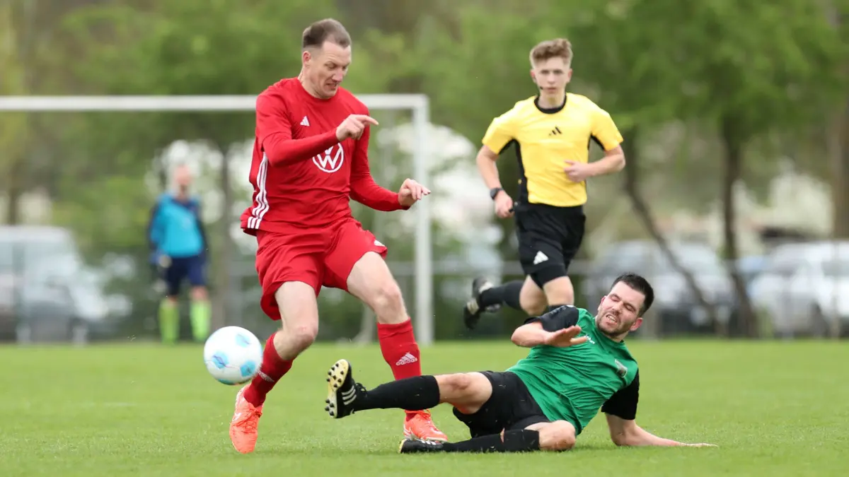 LK Rot-WEiß Prenzlau - VfB Gramzow (Nachholspiel) 1:1: Prenzlau, 19.04.2025, LK Rot-WEiß Prenzlau - VfB Gramzow (Nachholspiel) 1:1