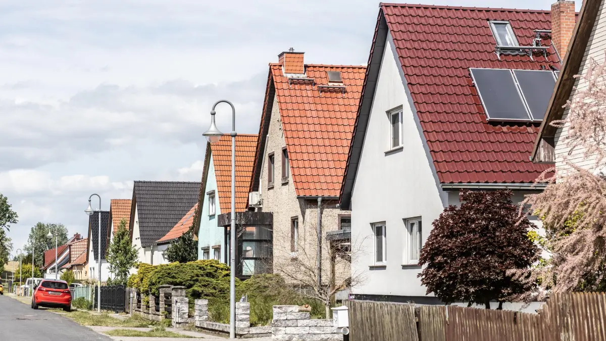 Wie hoch fällt die Belastung nach der Grundsteuerrefom für Hausbesitzer aus? Wie hier in der Heimkehrsiedlung warten viele auf das endgültige Ergebnis.