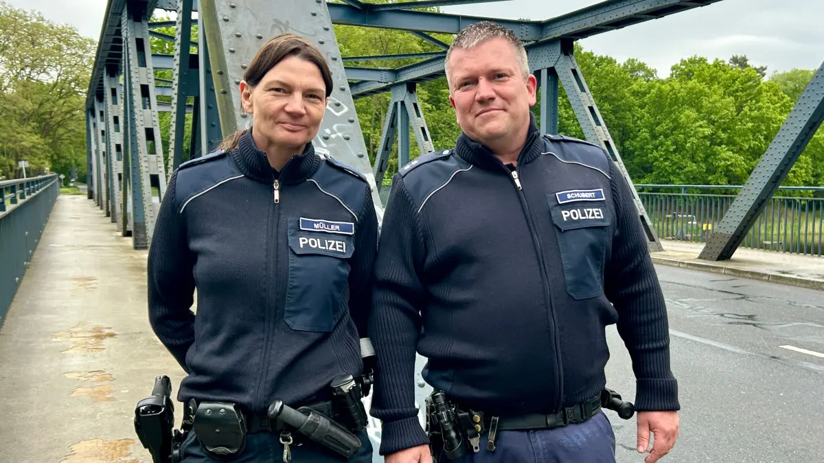 Im Bereich Lehnitz gibt es einen neuen Revierpolizisten. Polizeioberkommissar Maik Schubert ist in Zukunft gemeinsam mit seiner Kollegin Jessica Müller Ansprechpartner vor Ort.