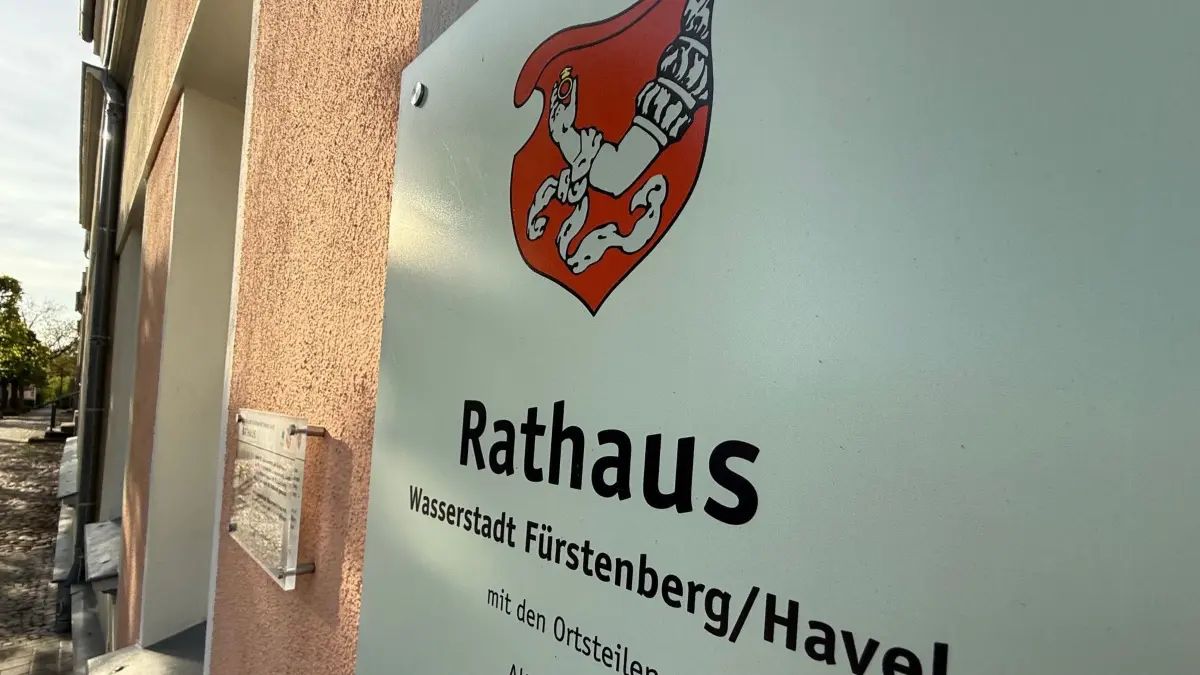 Rathaus Fürstenberg Eingangsschild
