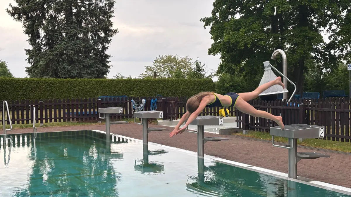 Freibad Neuzelle Saisoneröffnung bei 14 Grad und Regen
