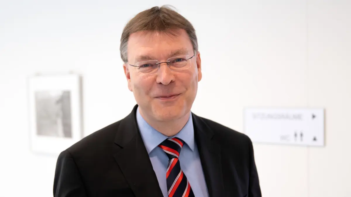 Nach den Fraktionssitzungen im Brandenburger Landtag: ARCHIV - 13.05.2025, Brandenburg, Potsdam: Sven Hornauf (BSW) kommt zur Fraktionssitzung seiner Partei. (zu dpa: «Streit um BSW-Abgeordneten Hornauf kommt nicht zur Ruhe») Foto: Soeren Stache/dpa +++ dpa-Bildfunk +++