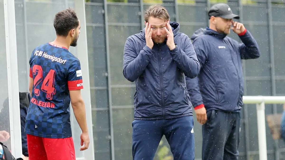 LL 27. ST: FC Schwedt - FC Hennigsdorf 1:3: Schwedt, 25.05.2025, LL 27. ST: FC Schwedt - FC Hennigsdorf 1:3, FCH-Trainer Niko Jose