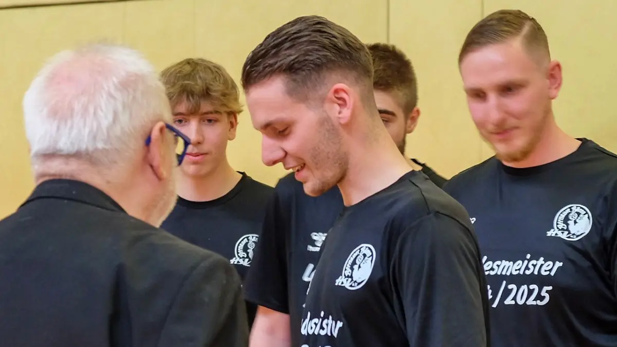 Fußballer Philip Schönau vom HSV Bernauer Bären e.V. ist neuer Kandidat für die Wahl zum MOZ-Sportler der Woche.