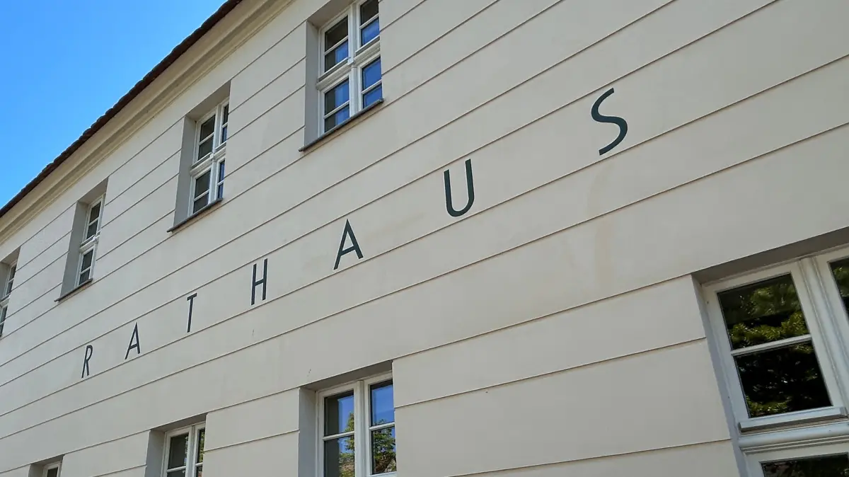 Die Sanierung des Rathauses und der Stadtverwaltung haben Frank-Rudi Schwochow viel Arbeitszeit abverlangt, wie er sagt.