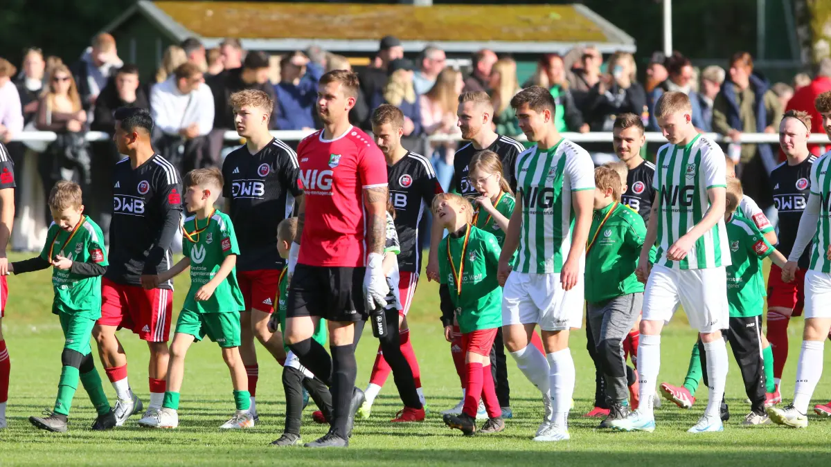 Neue Gesichter bei Eintracht Alt Ruppin: Das Team aus der Landesliga Nord wird sich in der Sommerpause punktuell verändern. Hinter den ersten Transfers hat die Sportliche Leitung einen haken gesetzt.