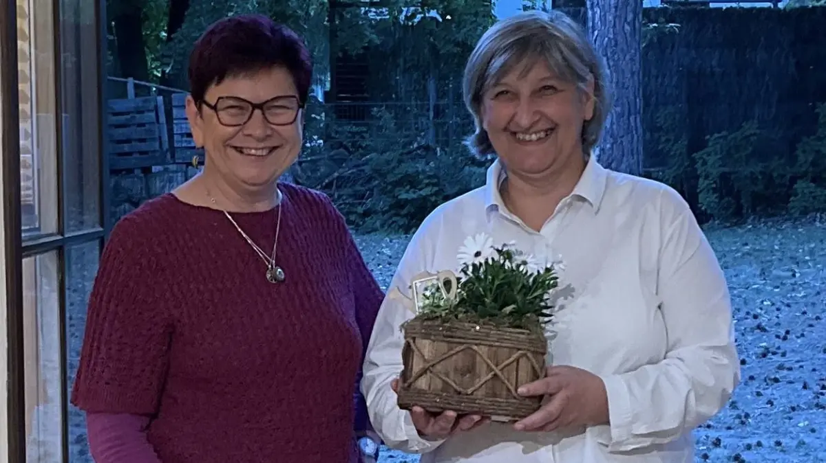 Bürgermeisterwahl 2025 in Glienicke. Die Grünen schicken Lydia Neilson (rechts) ins Rennen, neben ihr: Anne Schumacher, Foto: Petra Bajorat-Kolleger