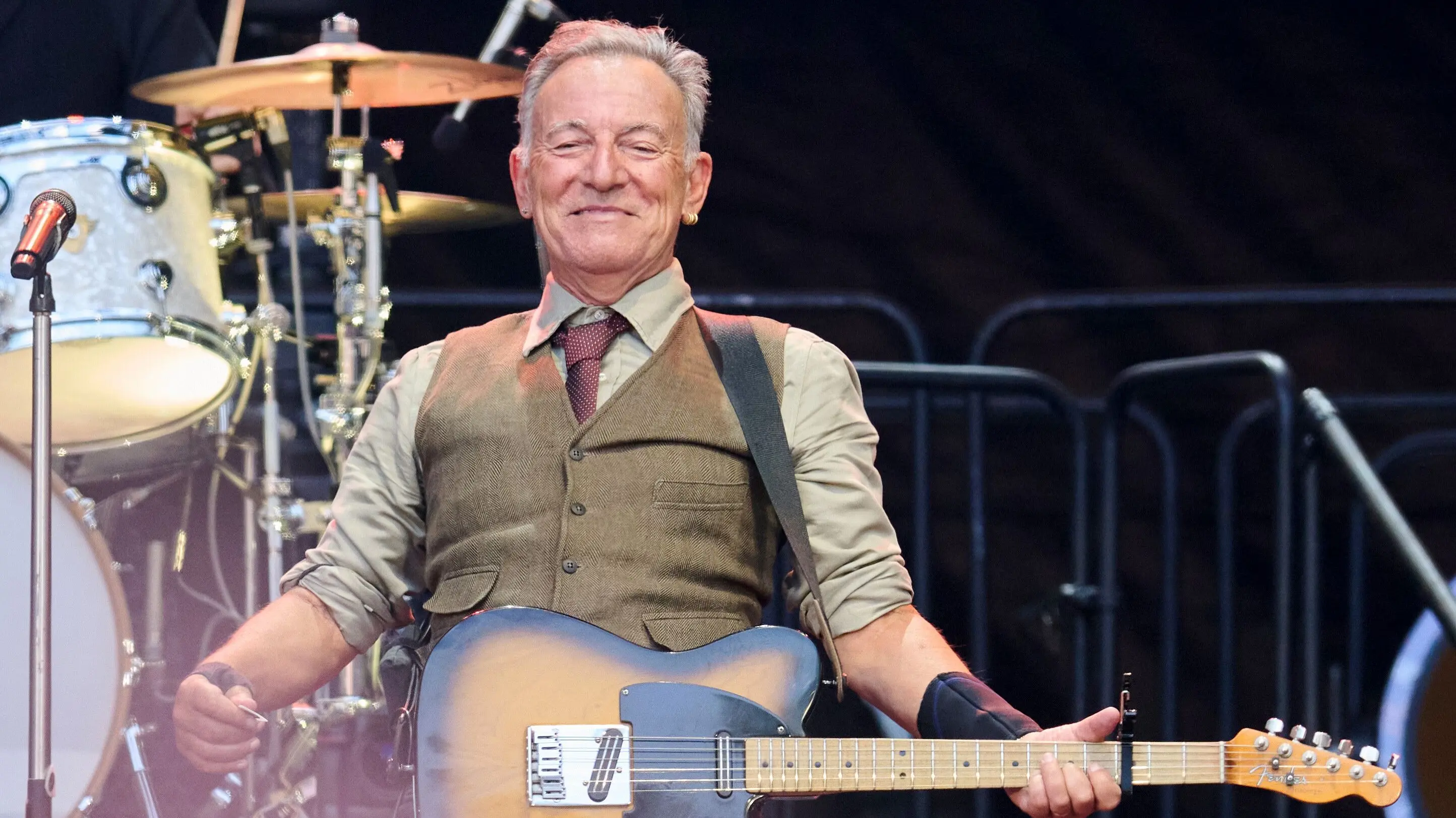 The Boss Bruce Springsteen rockt das Olympiastadion Berlin und greift Trump  an | moz.de