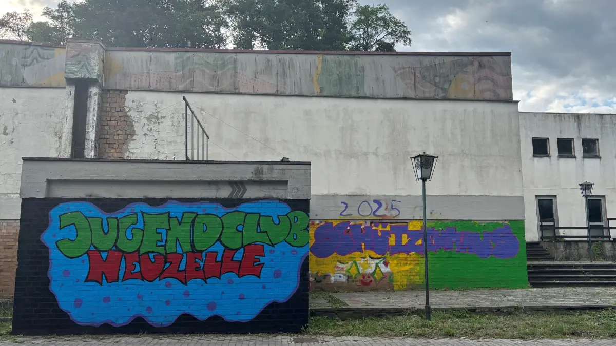 Gut sichtbar. Das Schützenhaus Neuzelle ist bunt geworden.